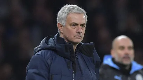 Pep Guardiola e José Mourinho em disputa na Premier League.