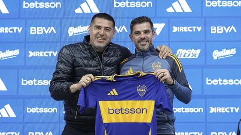Fernando Gago e Juan Riquelme na apresentação do Boca Juniors.