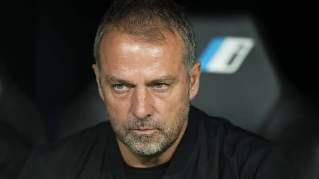 Hansi Flick, treinador do Barcelona pode autorizar saída de jogador para chegada de reforço. Foto: IMAGO / NurPhoto