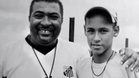 Betinho ao lado de Neymar – Foto: Divulgação/ SantosFC
