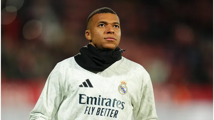 Mbappé, do Real Madrid, revela ter tido problemas no PSG.