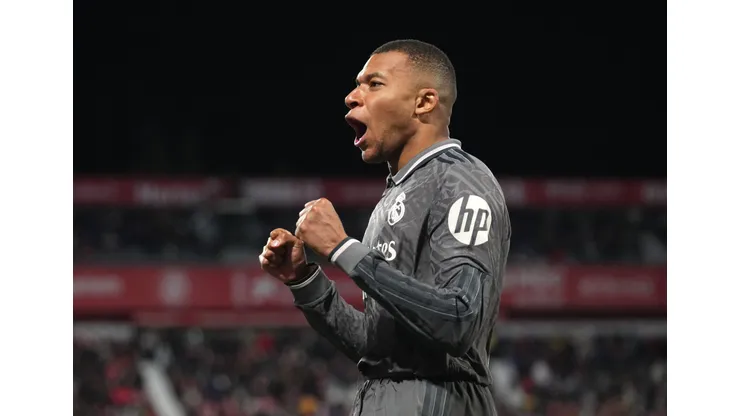 Mbappé, atacante do Real Madrid, relembrou como foi atuar com Messi no PSG (Photo by Alex Caparros/Getty Images)