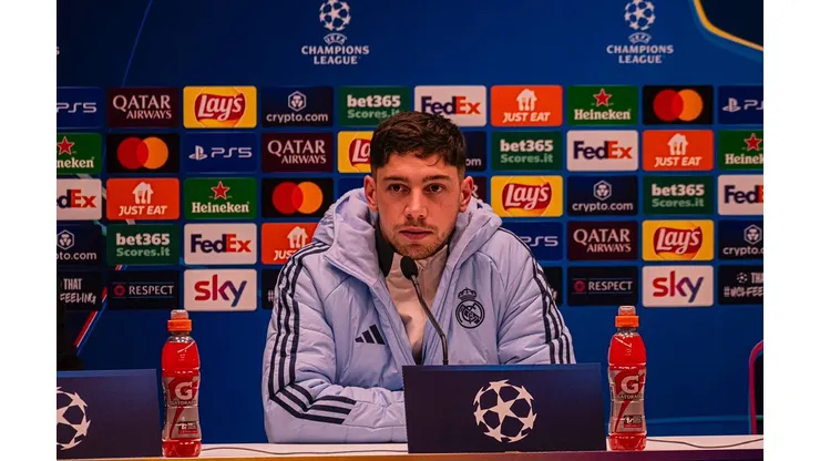 O Real Madrid enfrenta uma fase inédita de dificuldade na Champions League, ocupando a 24ª posição na tabela. Federico Valverde destacou a frustração do elenco antes do confronto decisivo contra o Atalanta, 5º colocado na competição. (Foto: IMAGO / CordonPress)