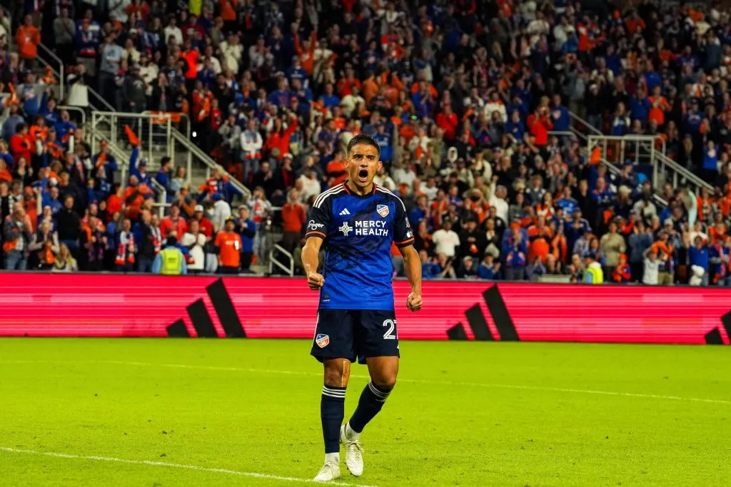 Asad é oferecido ao Corinthians.