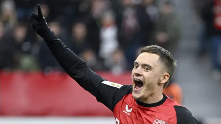 O texto explora a possibilidade de uma troca entre Arda Güler, do Real Madrid, e Florian Wirtz, do Bayer Leverkusen, destacando as estratégias e interesses dos clubes. (Foto: IMAGO / Kolvenbach)