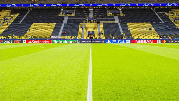 Borussia Dortmund e FC Barcelona entram em campo na última rodada da fase de grupos da Champions League de 2024. (Foto: IMAGO / Fotostand)