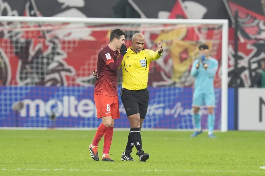 SHANGHAI, CHINA – DECEMBER 3:Oscar of Shanghai Port F.C. celebrates his goal during the AFC Champions League Elite East Region match between Shanghai Port and Gwangju at Pudong Football Stadium on December 3, 2024 in Shanghai, China. (Photo by Fred Lee/Getty Images)