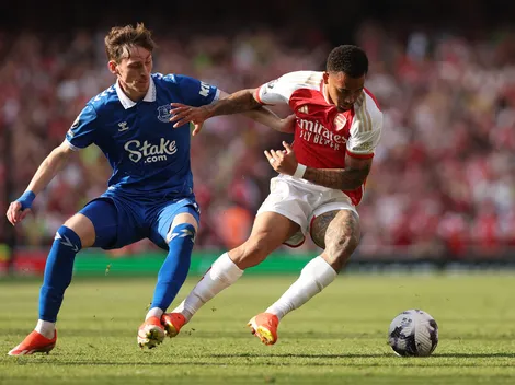 Arsenal encara Everton para voltar à briga pelo topo