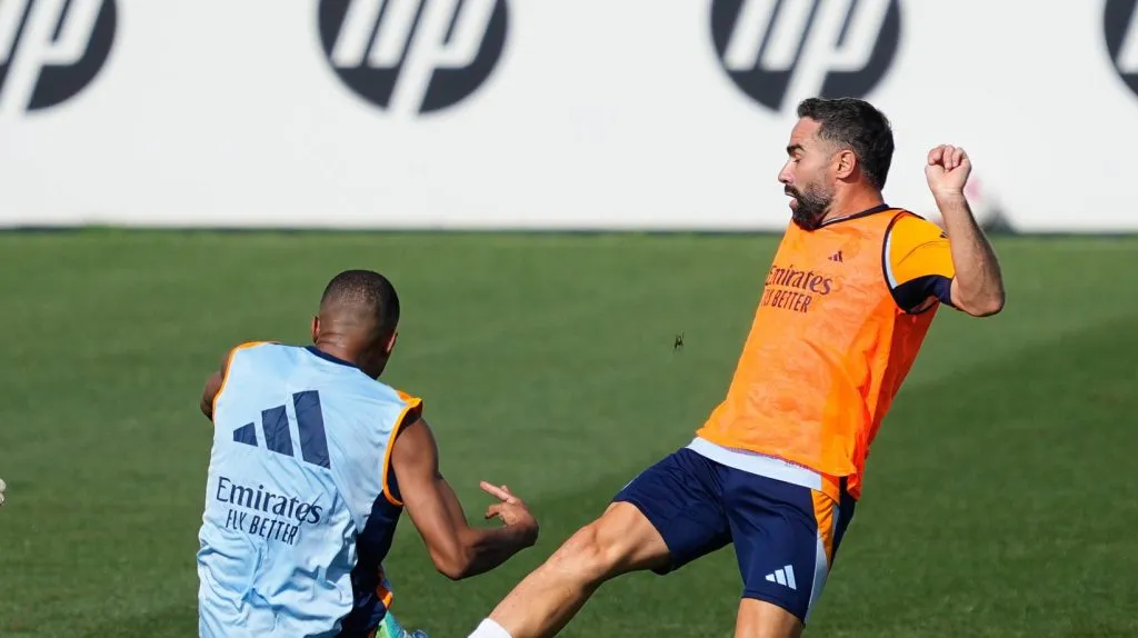 Lunin, Mbappé e Carvajal durante um treino do Real Madrid (IMAGO / ZUMA Press Wire)