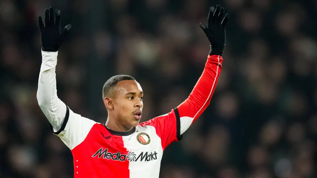 Igor Paixão em jogo do Feyenoord (Foto: IMAGO / Box to Box Pictures)