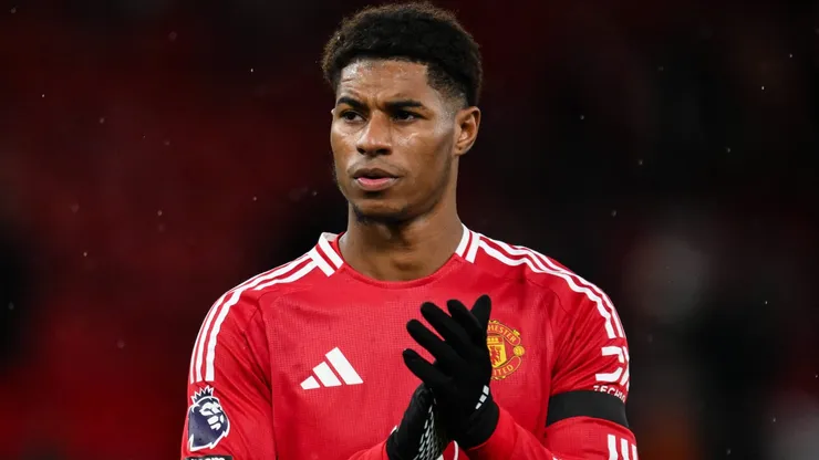 Marcus Rashford em ação com a camisa do Manchester United.