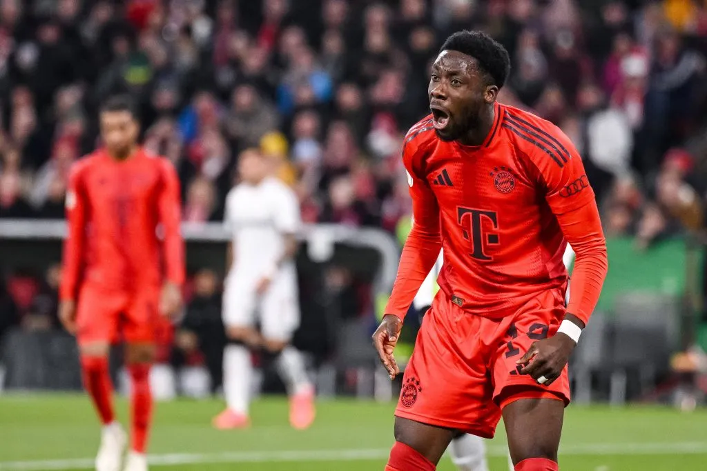 Alphonso Davies está entre as opções para o Barcelona. Foto: IMAGO /&nbsp;DeFodi Images