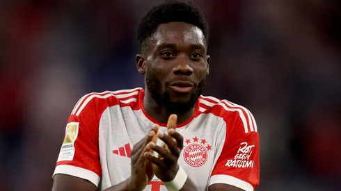 Alphonso Davies, do Bayern de Munique, foi alvo do Real Madrid, Barcelona e outros (Photo by Alexander Hassenstein/Getty Images)
