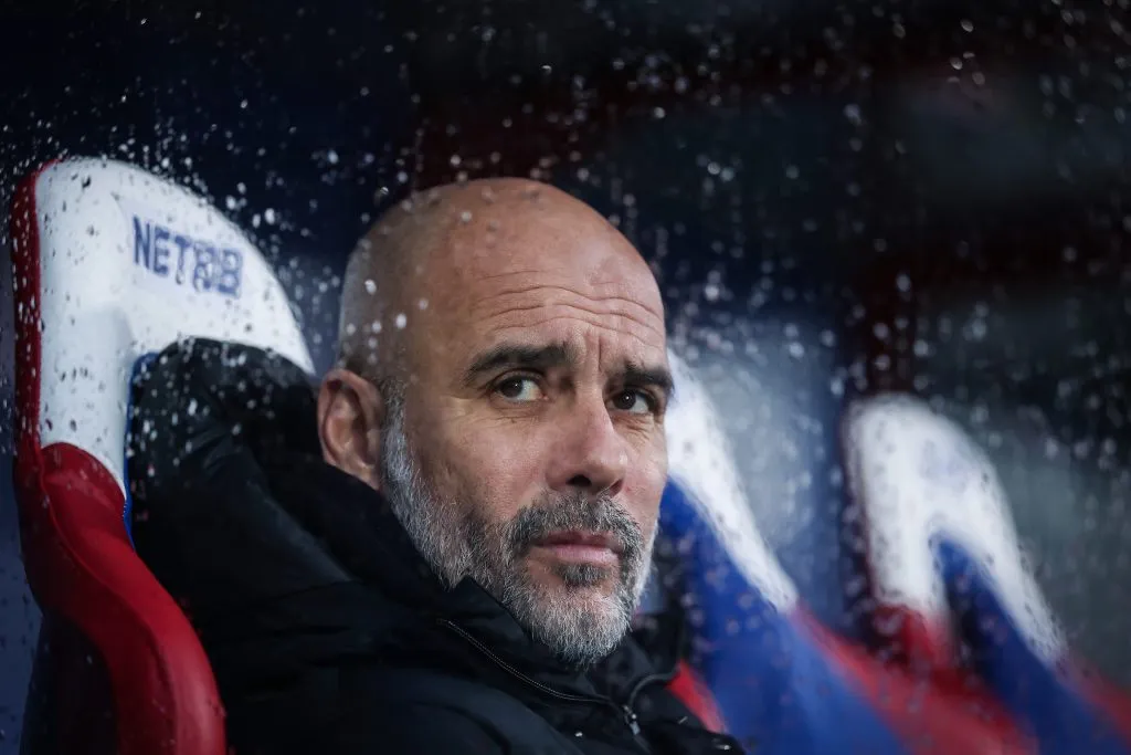 Guardiola, técnico do City não vive bom momento com o clube - (Photo by Ryan Pierse/Getty Images)