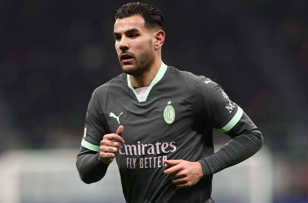 Real Madrid não quer mais contratar Theo Hernández- (Photo by Marco Luzzani/Getty Images)