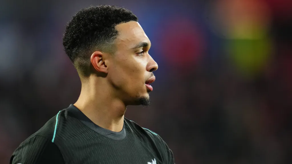 Trent Alexander-Arnold em jogo do Liverpool (Foto: IMAGO / Pressinphoto)