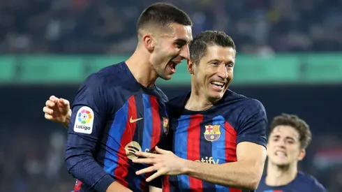 Ferran Torres e Robert Lewandowski do Barcelona. Foto: IMAGO / ZUMA Press Wire