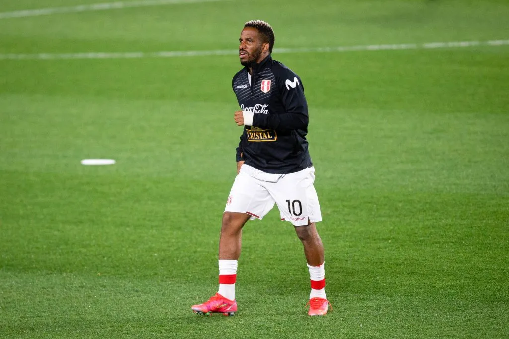 Jefferson Farfan em ação com a camisa do Peru. Foto: IMAGO / Zuma Wire Press.