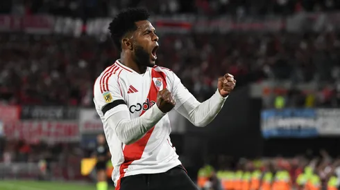 Miguel Borja comemorando gol com a camisa do River Plate