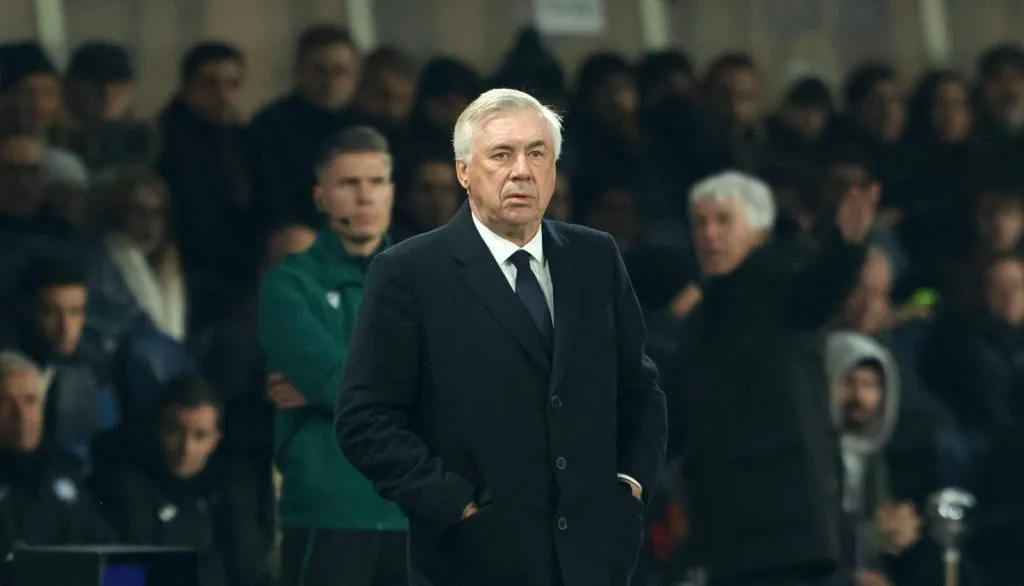 Carlo Ancelotti na área técnica do Real Madrid na partida contra a Atalanta (IMAGO / Buzzi)
