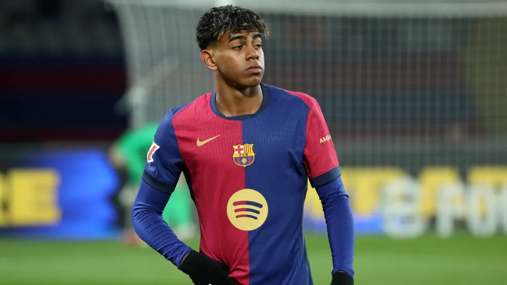 Lamine Yamal em partida pelo Barcelona ( IMAGO / NurPhoto)