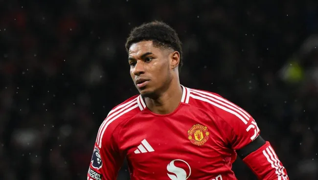 Marcus Rashford em ação pelo Manchester United. Ele é alvo do Barcelona (IMAGO / News Images)
