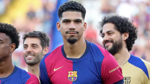 Barcelona atende pedido de Hansi Flick e decide negociar quatro jogadores no mercado da bola 2025. Foto: IMAGO / NurPhoto