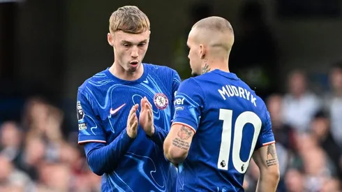 Cole Palmer e Mudryk em ação pelo Chelsea.