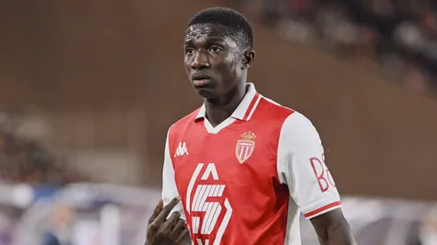 O Barcelona, após celebrar as conquistas de Lamine Yamal e Vicky Lopez, mantém o foco em jovens talentos e volta sua atenção para Lamine Camara, meio-campista senegalês do AS Monaco. (Foto: IMAGO / PanoramiC)