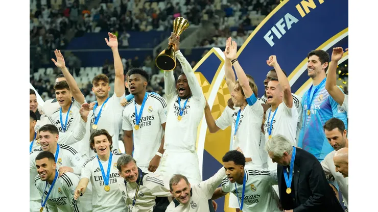 Elenco do Real Madrid comemora título Intercontinental - Foto: Imago
