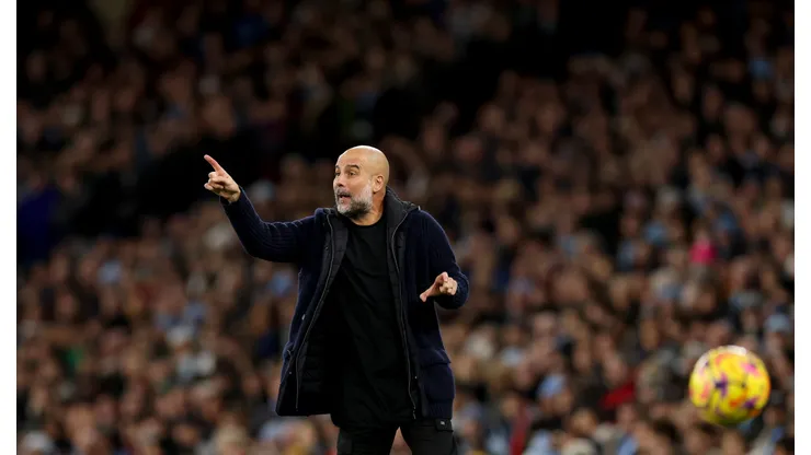 Pep Guardiola, técnico do Manchester City em campo - (Photo by Carl Recine/Getty Images)