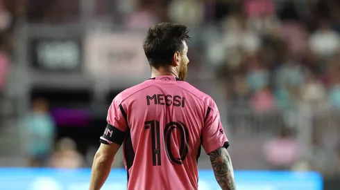 FT. LAUDERDALE, FL – NOVEMBER 9: Inter Miami forward Lionel Messi 10 walks after a missed opportunity during the match between Atlanta United and Inter Miami CF on Saturday, November 9, 2024 at Chase Stadium in Fort Lauderdale, Fla. Photo by Peter Joneleit/Icon Sportswire SOCCER: OCT 25 MLS, Fussball Herren, USA Cup Playoffs Inter Miami CF vs Atlanta United EDITORIAL USE ONLY Icon241109054