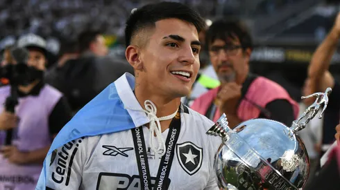Thiago Almada após conquistar a Libertadores de 2025