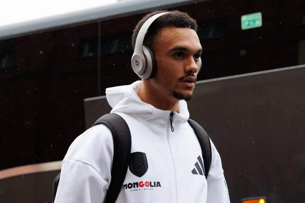 Antonee Robinson com a camisa do Fulham. Foto: IMAGO / Pro Sports Image.