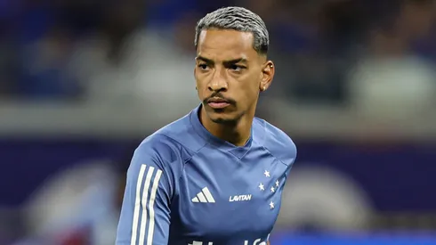 Matheus Pereira jogador do Cruzeiro durante aquecimento antes da partida contra o Bahia