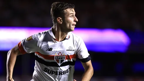 Galoppo jogador do São Paulo durante partida contra o Santos