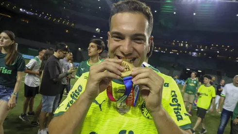 Moreno com a camisa do Palmeiras.