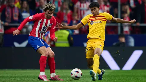 Jogadores Lamine Yamal e Antoine Griezmann lado a lado