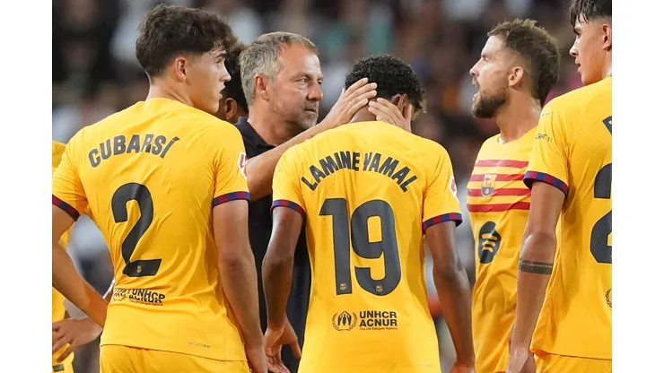 Barcelona entra em campo para defender a liderança