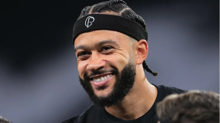 Corinthians recebe ajuda de Memphis Depay para assinar com craque da Premier League. Foto: Ettore Chiereguini/AGIF