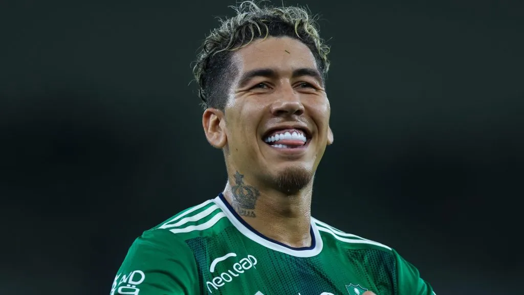 Roberto Firmino atuando pelo Al-Ahli (Photo by Yasser Bakhsh/Getty Images)