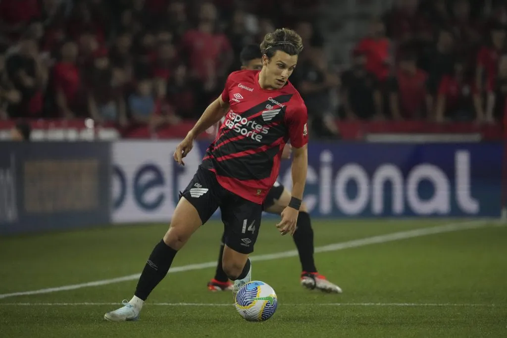 Canobbio em ação pelo Athletico. Foto: IMAGO / Fotoarena.