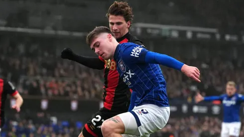 O Paris Saint-Germain está de olho no jovem defensor ucraniano Illia Zabarnyi, destaque do Bournemouth, para reforçar sua defesa na próxima janela de transferências. (Foto: IMAGO / PA Images)