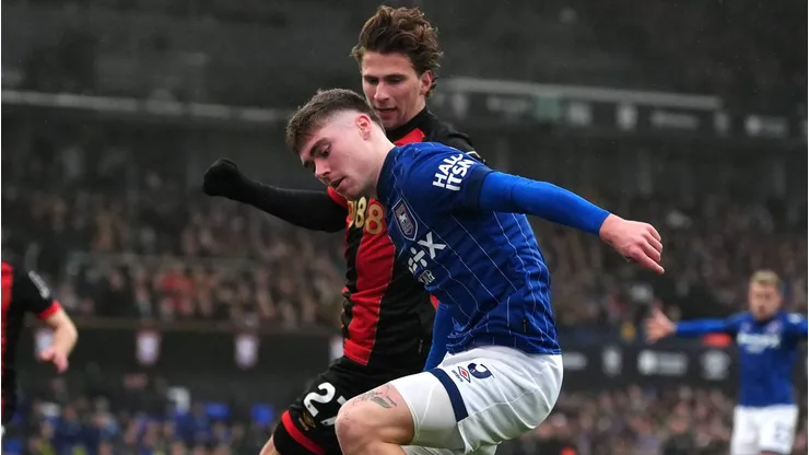 O Paris Saint-Germain está de olho no jovem defensor ucraniano Illia Zabarnyi, destaque do Bournemouth, para reforçar sua defesa na próxima janela de transferências. (Foto: IMAGO / PA Images)