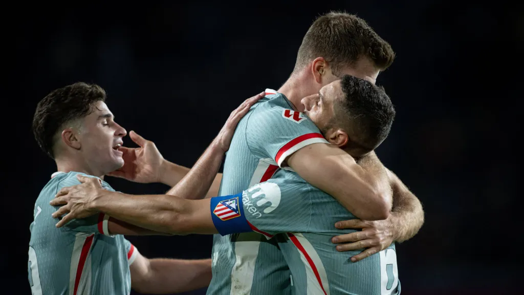 Elenco do Atlético de Madrid comemorando gol (Foto: IMAGO / ABACAPRESS)