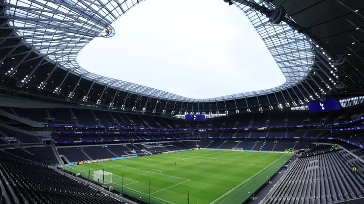 London, England, Season 2024/25, Premier League, Matchday 17, Tottenham Hotspur v Liverpool FC, Tottenham Hotspur Stadium, 22 December 2024 EDITORIAL USE ONLY. No use with unauthorised audio, video, data, fixture lists, club/league logos or live services. Online in-match use limited to 120 images, no video emulation. No use in betting, games or single club/league/player publications.