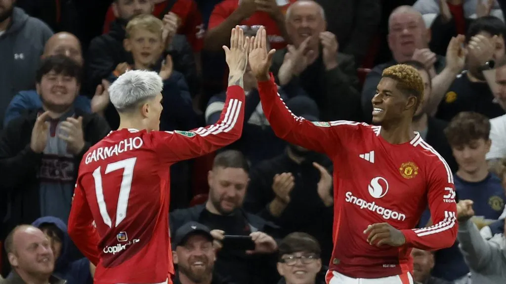 Rashford comemorando um gol ao lado de Garnacho no Manchester United (IMAGO / Sportsphoto)