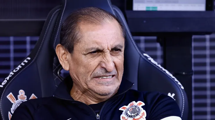 Ramón Diaz técnico do Corinthians durante partida contra o Vasco