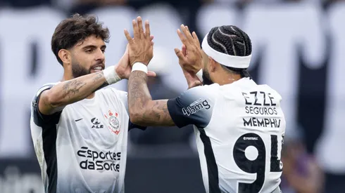 Yuri Alberto e Memphis Depay pelo Corinthians. Foto: Rodrigo Coca/AG. Corinthians