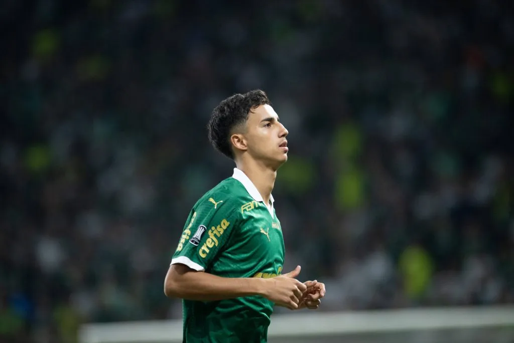 Vitor Reis enfrentando o Botafogo. Foto: IMAGO /&nbsp;TheNews2